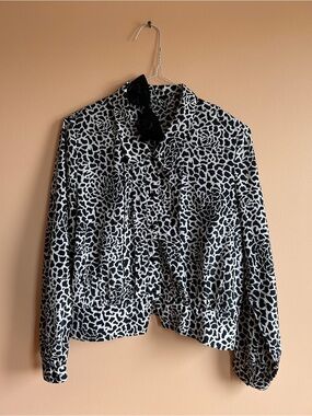 Vintage Black and White Leopard Print Button-Up Blouse